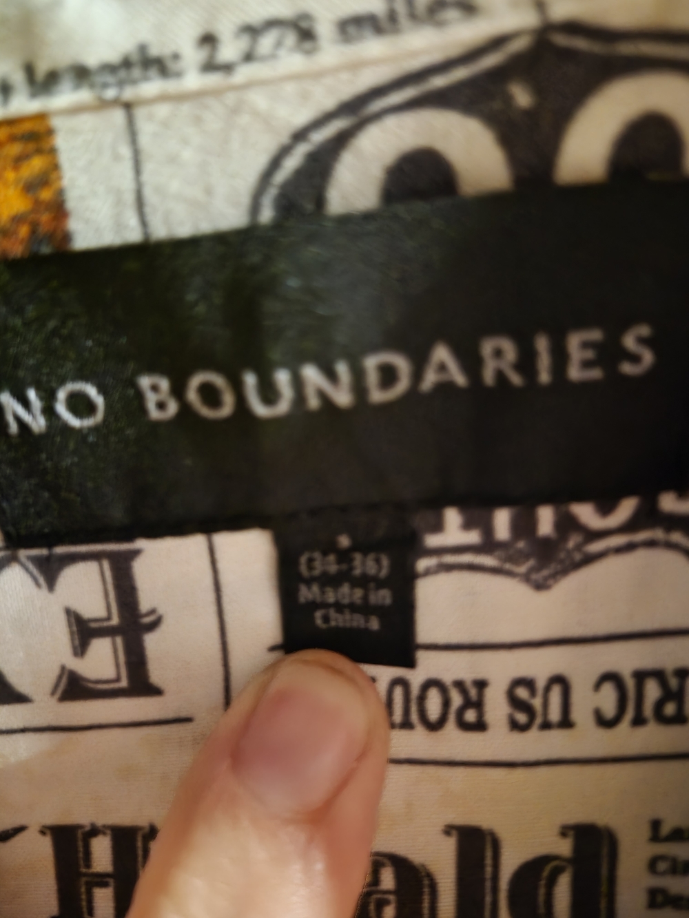 No Boundaries Men’s Medium Newspaper Route 66 Desert Scenic Print - Picture 3 of 4